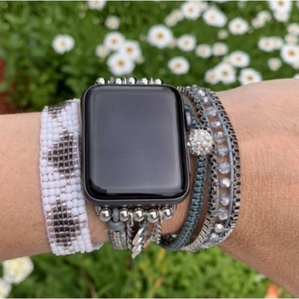 SOLD Victoria Emerson Apple Watch Bracelet Band - Picture 4 of 4